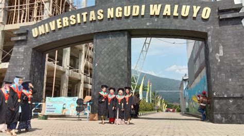 Universitas ngudi waluyo ulasan Dalam rangka memeriahkan perayaan Hari Ulang Tahun Republik Indonesia yang ke-78, Universitas Ngudi Waluyo (UNW) dengan semangat tinggi menggelar berbagai kegiatan seru dan bermakna